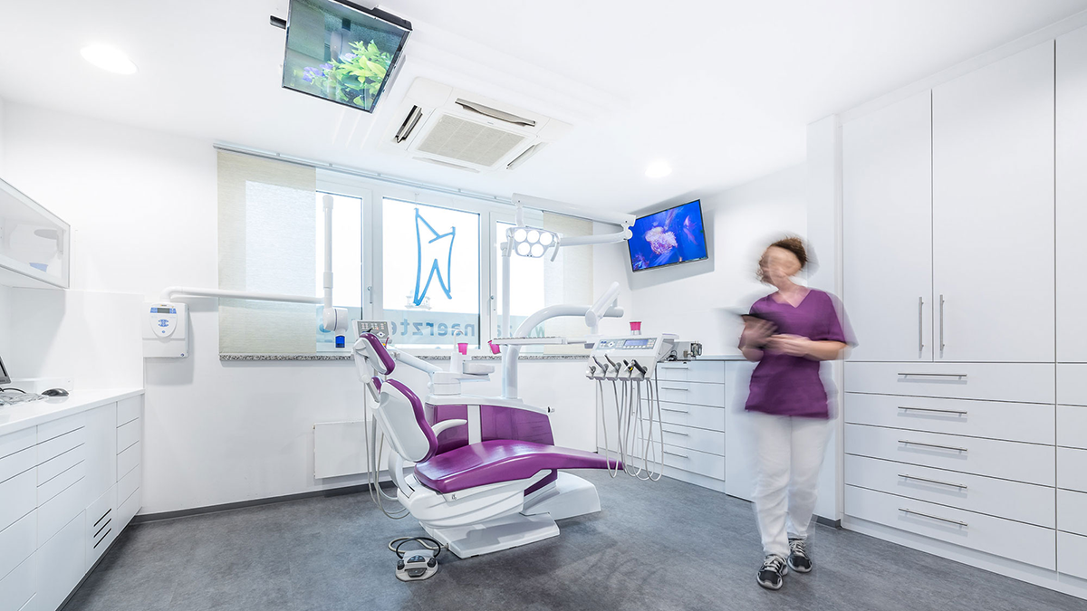 Bei Zahnarztangst bieten wir in unserer Praxis die Behandlung unter Vollnarkose an.