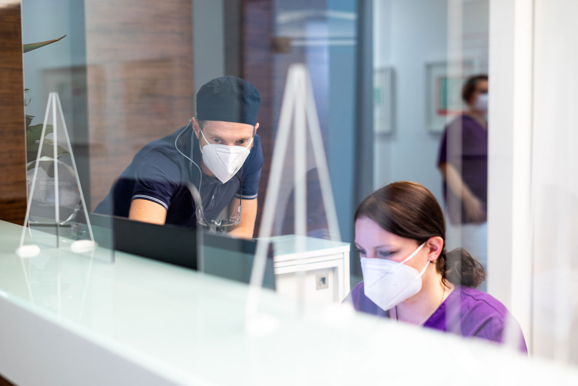 In unserer Zahnarztpraxis in Regensburg k&ouml;nnen Sie Termine flexibel vereinbaren &ndash; online, telefonisch und per Whats-App